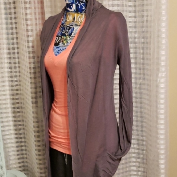 Tops - BNWT Bright Coral V-Neck Tee, Small